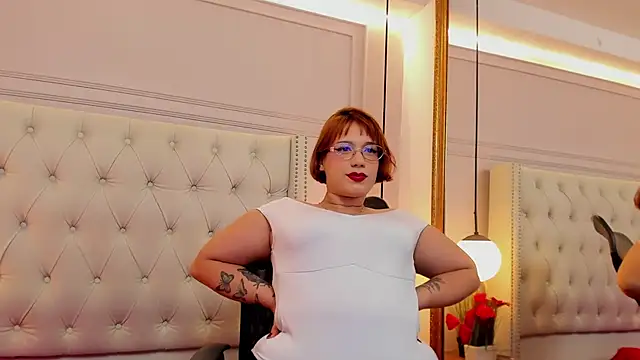 Chat +18 de MillyHotsoon ao vivo