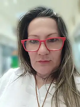 Chatroom XXX en direct de Lovely_Chiara