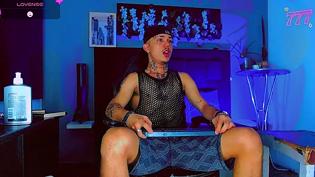 HannibalLester Chat XXX live