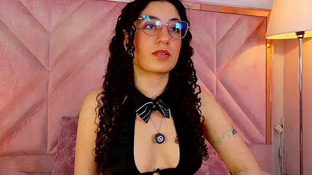 Chat XXX en directo de DemiJones_