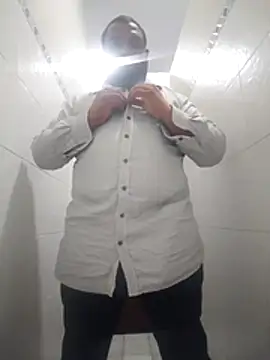 FatCockBoySL Adlı Modelin Canlı XXX Sohbeti
