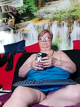 QueenPammy1 লাইভ XXX চ্যাট