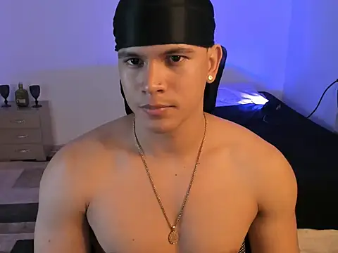 sant_wahlberg Show in webcam