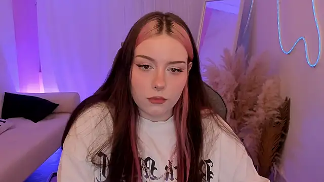 CoraMiel's Live XXX Chat