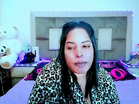 indiantopaz694u XXX чат на живо
