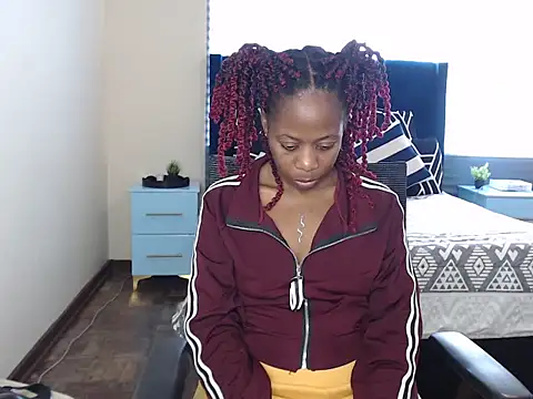 QUEENMANDYY Chat XXX in diretta