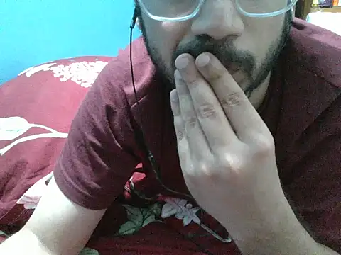 Precumboner Adlı Modelin Canlı XXX Sohbeti
