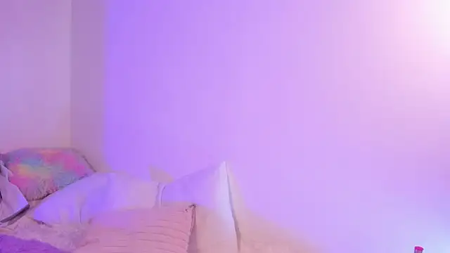 Aleaurarashii élő XXX-chatje