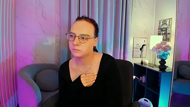 Chat +18 de Candy_Queen__ ao vivo