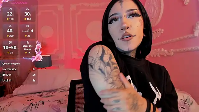 Chat +18 de Kat_VonDe ao vivo