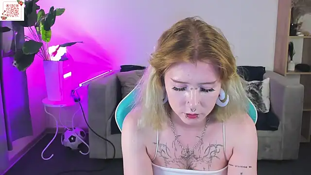 Chat XXX en directo de Elira_Vane