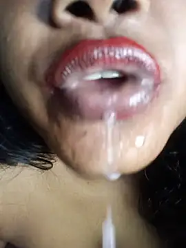 Hotlisa élő XXX-chatje