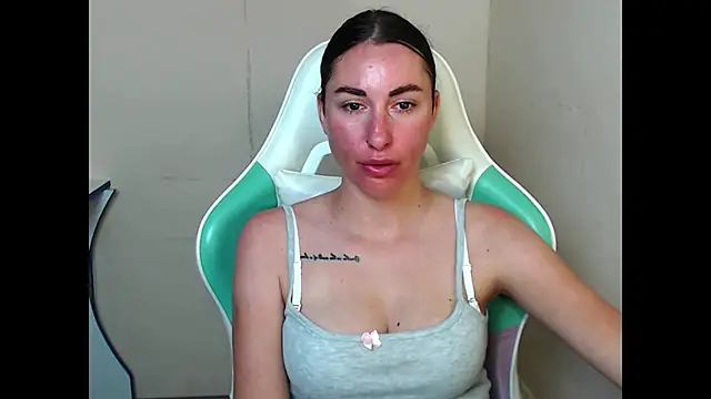 Cammil1a_horn – Naživo XXX chat