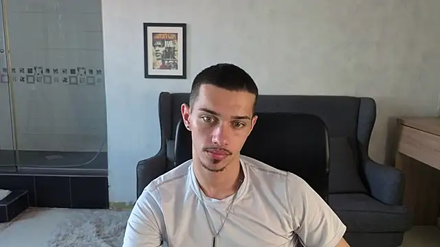 Chatroom XXX en direct de KaydenDrew