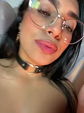 Chat XXX en directo de Linda_Saenz_
