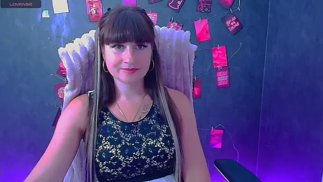 Chatroom XXX en direct de Violla_My