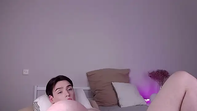 RobbyCharming élő XXX-chatje