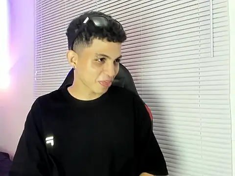 cameron_lux77 élő XXX-chatje