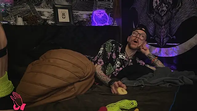 webzandkordz's Live XXX Chat