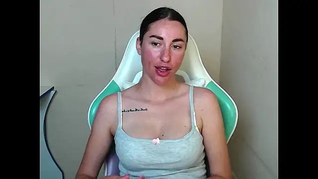 Cammil1a_horn's Live XXX Chat