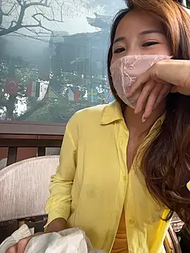 kiss_loo লাইভ XXX চ্যাট