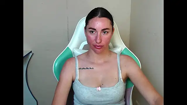 Cammil1a_horn's Live XXX Chat