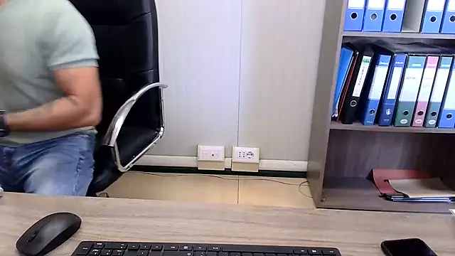 Онлайн чат XXX Evasionee