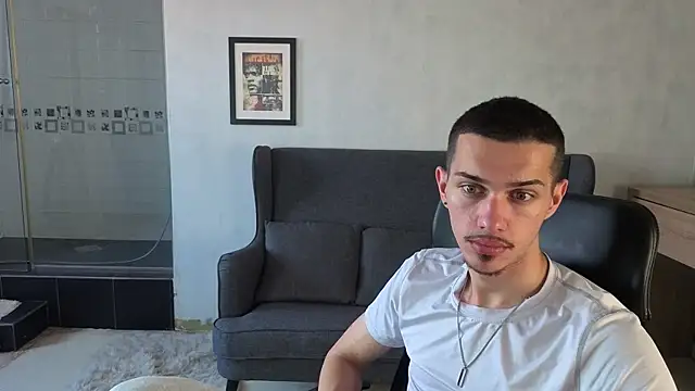XXX chat uživo modela KaydenDrew
