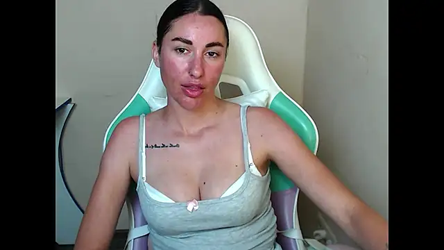 Chat XXX Live Cammil1a_horn