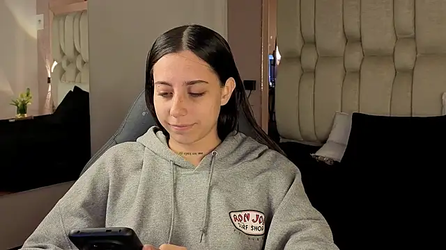 XXX chat uživo modela TinyVelvet
