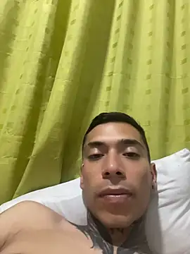 alejoggg1 Live XXX-chat