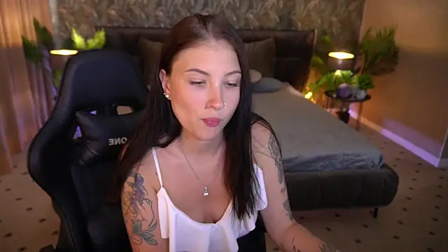 Онлайн чат XXX LunaaMay