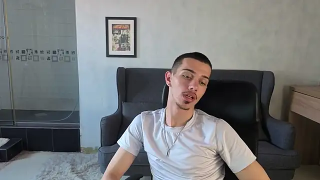 XXX chat uživo modela KaydenDrew