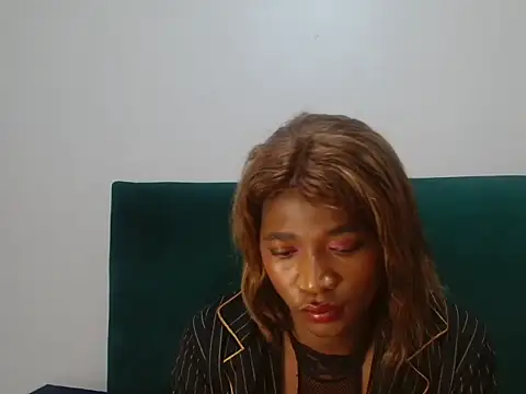 BlaccckBBC élő XXX-chatje