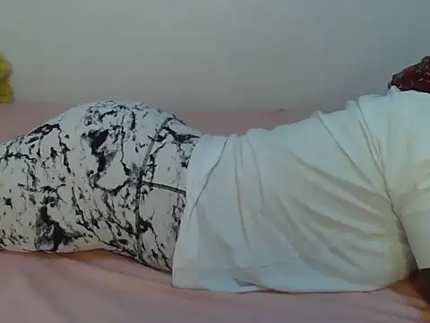 HOTMAYA254's Live XXX Chat