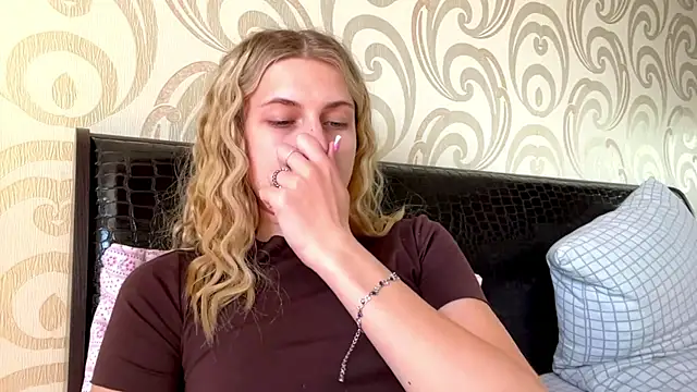 XXX chat uživo modela JeneeEady
