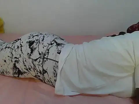 HOTMAYA254's Live XXX Chat