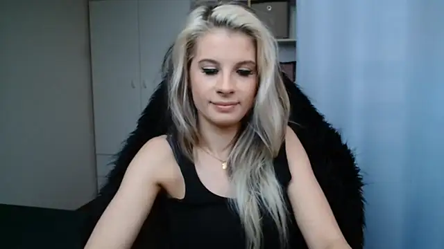 KristineGlow Chat XXX in diretta