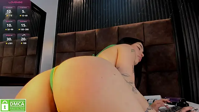 Scarlet__Jones_ XXX чат на живо