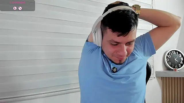 XXX chat uživo modela Rick_Adams