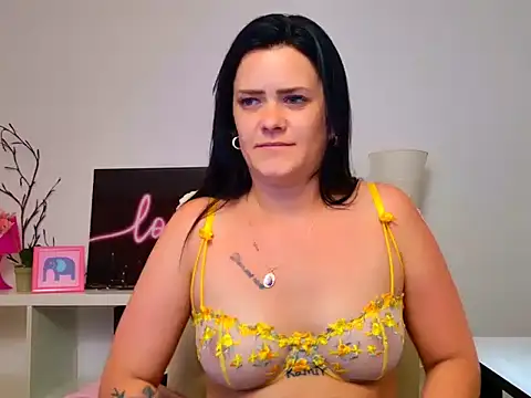 Show modela NicolSparkleX na web-kameri