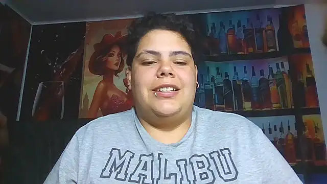 Chat XXX en directo de Hailey_Curvy