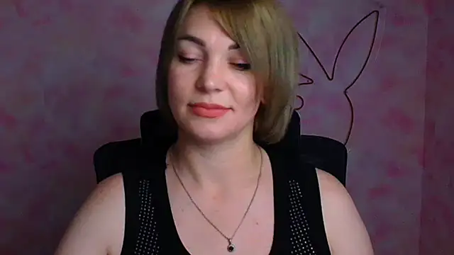 CuttieEmma's Live XXX Chat