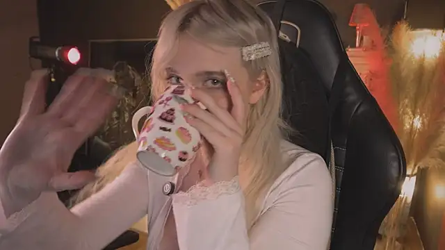 Chat XXX en directo de ELLIEJAY