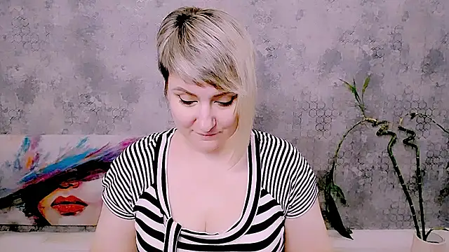 Djullia Live XXX-Chat