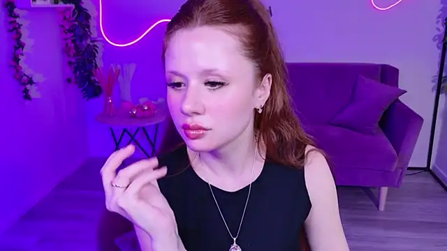 AuroraBabyDoll: онлайн-секс-чат