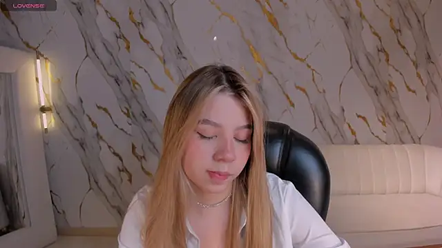 TiffannySins Adlı Modelin Canlı XXX Sohbeti