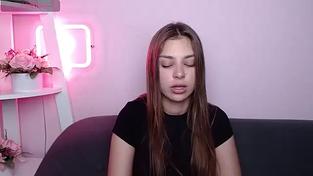MilanaAngelAs' Live XXX Chat
