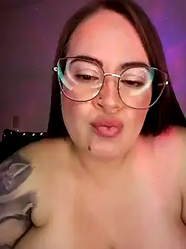 XXX chat uživo modela soofy__