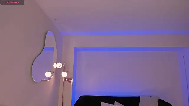 BellaConnorX élő XXX-chatje
